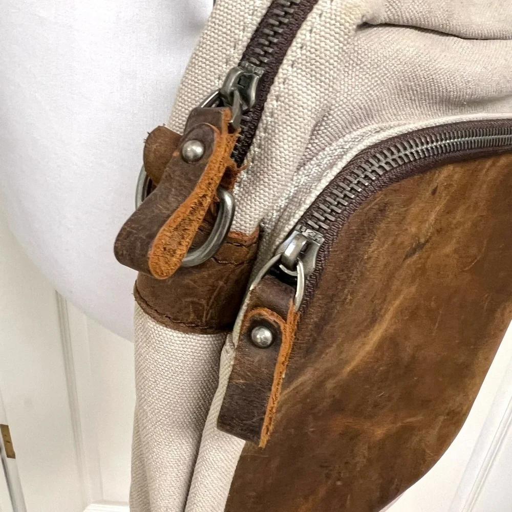 united leather this messenger